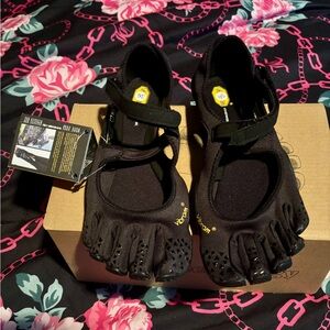 Vibram FiveFingers Black and Yellow Sole Shoes